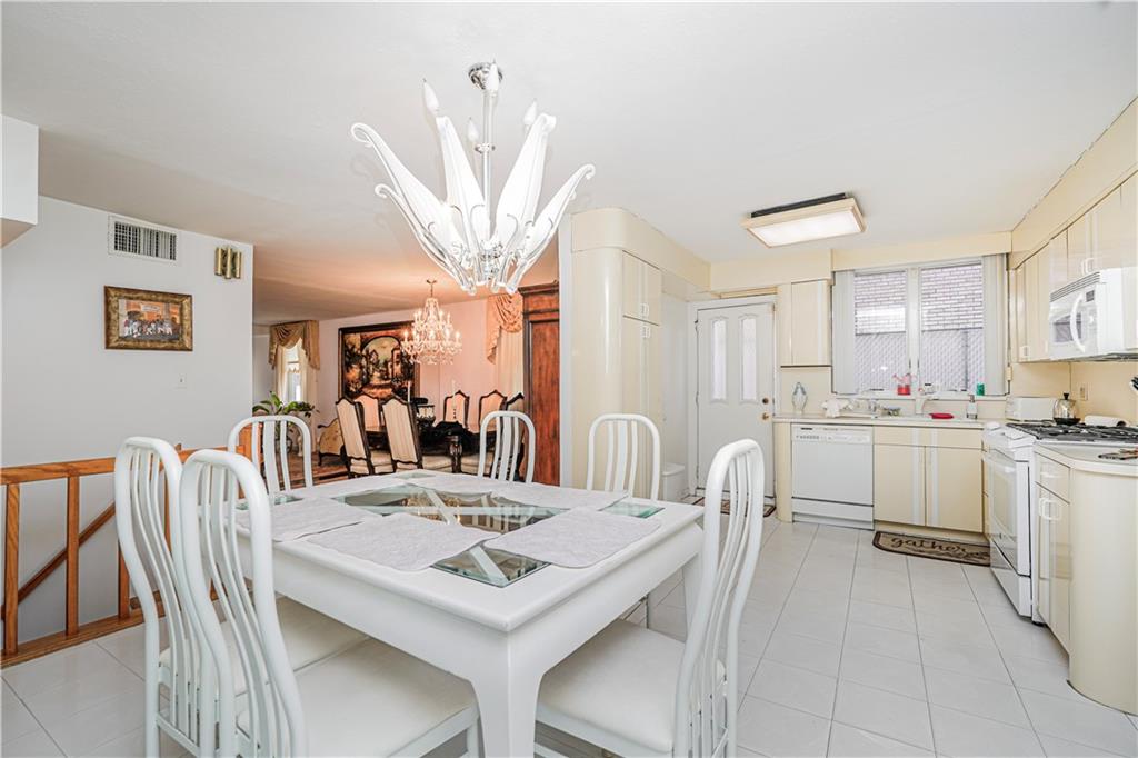 167 Bay 32nd Street Gravesend Brooklyn NY 11214