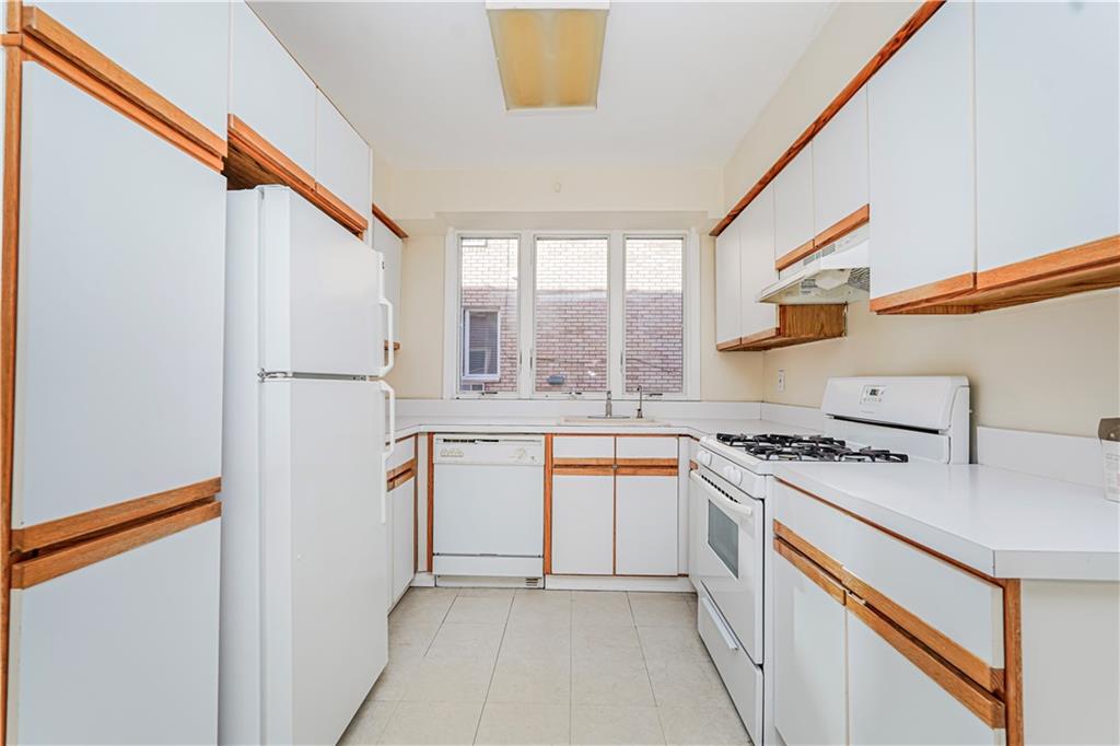 167 Bay 32nd Street Gravesend Brooklyn NY 11214