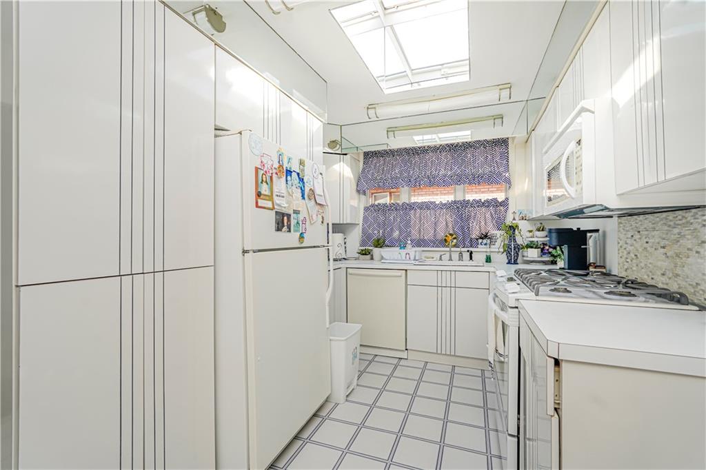 167 Bay 32nd Street Gravesend Brooklyn NY 11214