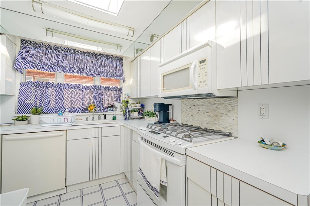 167 Bay 32nd Street Gravesend Brooklyn NY 11214