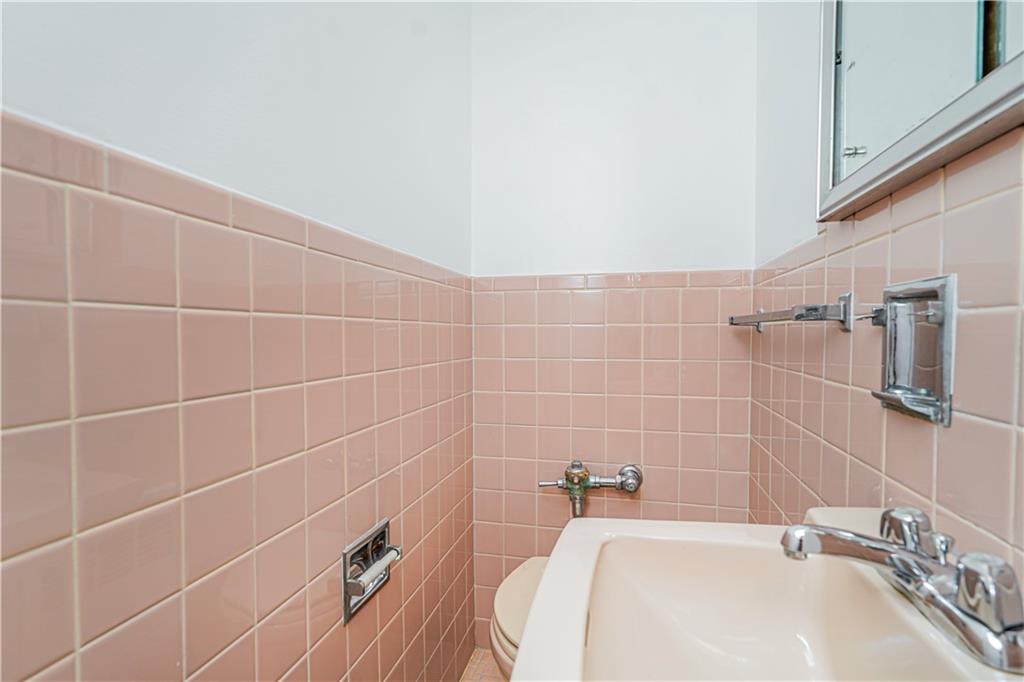 167 Bay 32nd Street Gravesend Brooklyn NY 11214