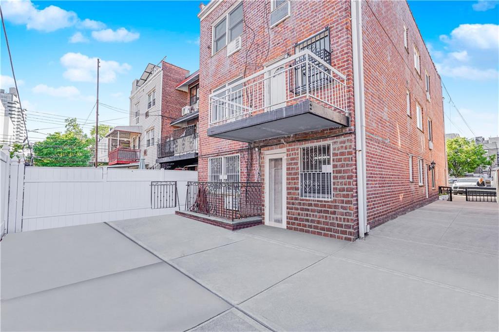 167 Bay 32nd Street Gravesend Brooklyn NY 11214