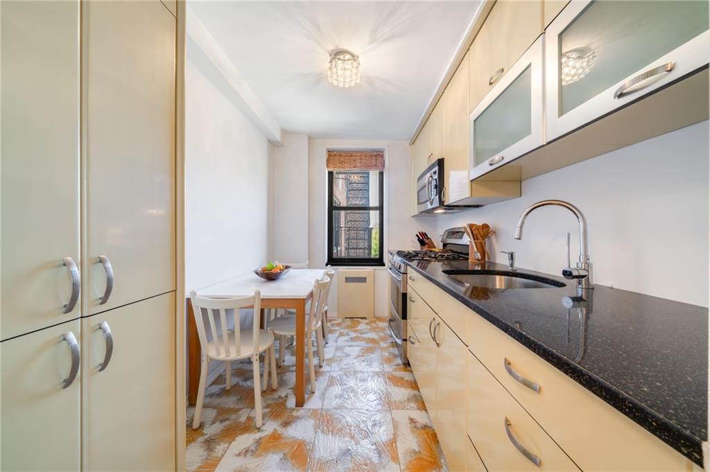 515 East 7th Street Kensington Brooklyn NY 11218