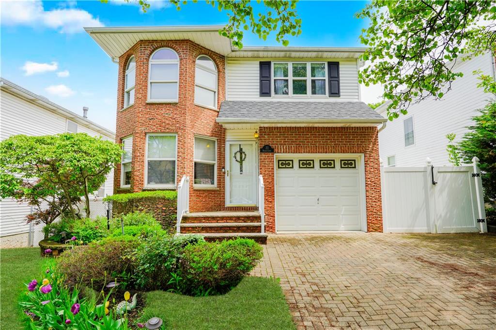23 Helene Court Woodrow Staten Island NY 10309