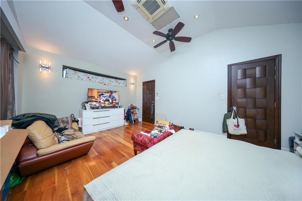 24 Martineau Street Mariner's Harbor Staten Island NY 10303