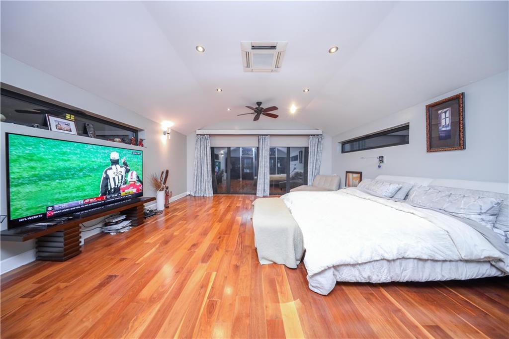 24 Martineau Street Mariner's Harbor Staten Island NY 10303