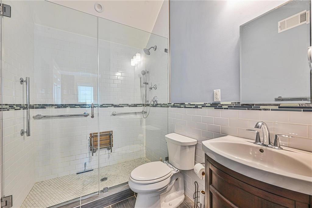 8 Hudson Walk Breezy Point Breezy Point NY 11697