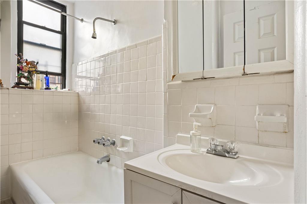 80 Winthrop Street Prospect Lefferts Gdns Brooklyn NY 11225