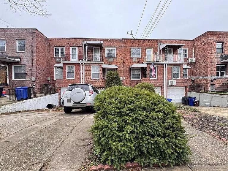 8922 Moline Street Queens Village Queens Village NY 11428