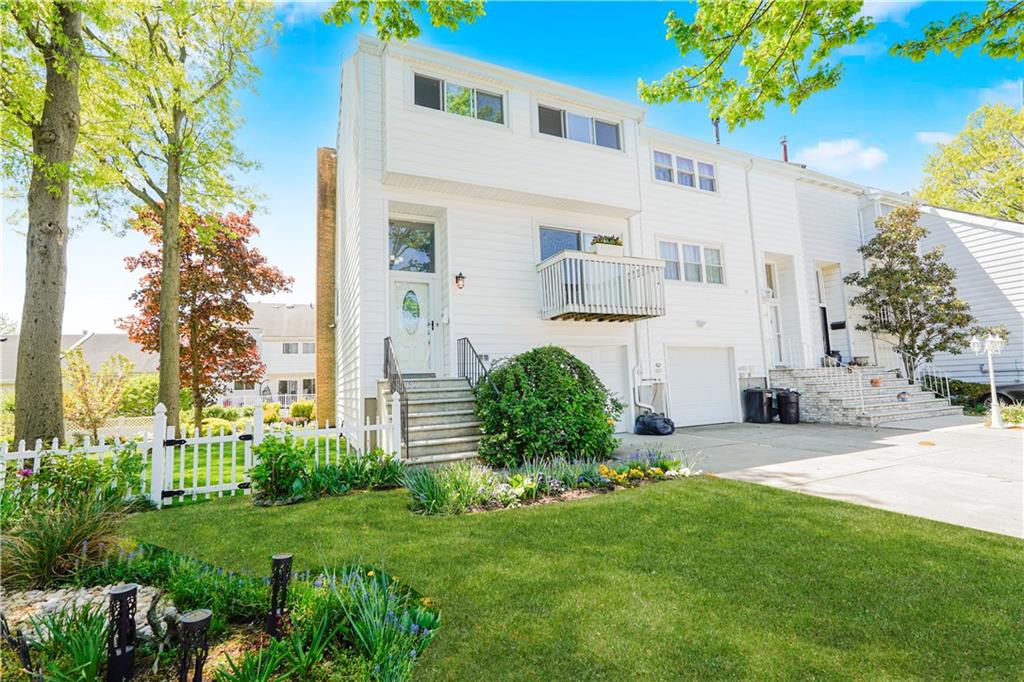 40 Kyle Court Huguenot Staten Island NY 10312