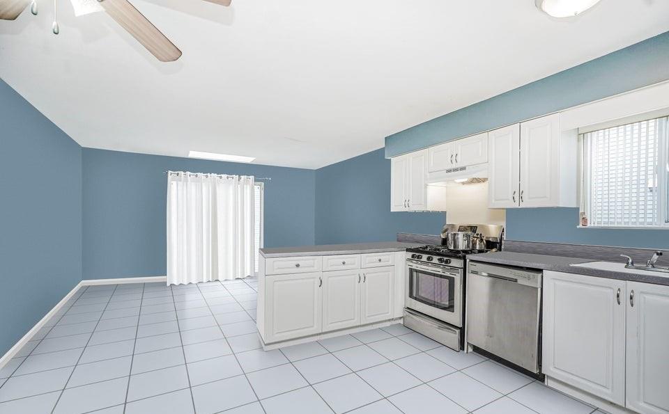 32 Kelly Boulevard Heartland Village Staten Island NY 10314