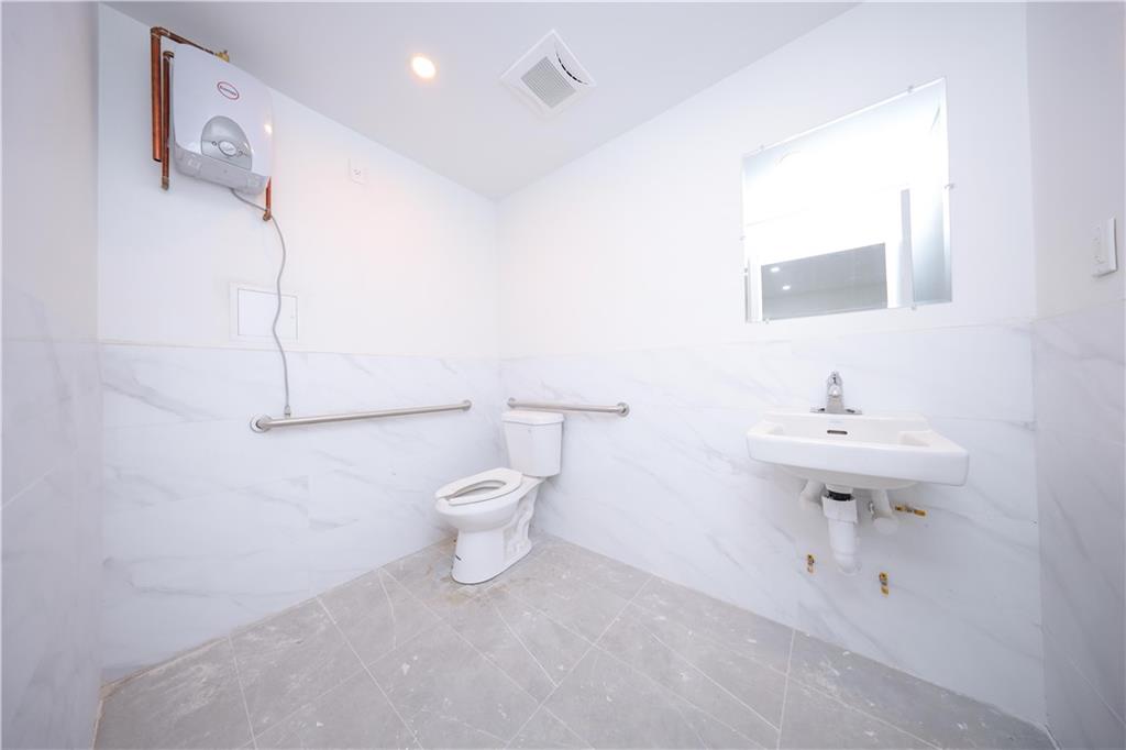 16502 Sanford Avenue Flushing Flushing NY 11358