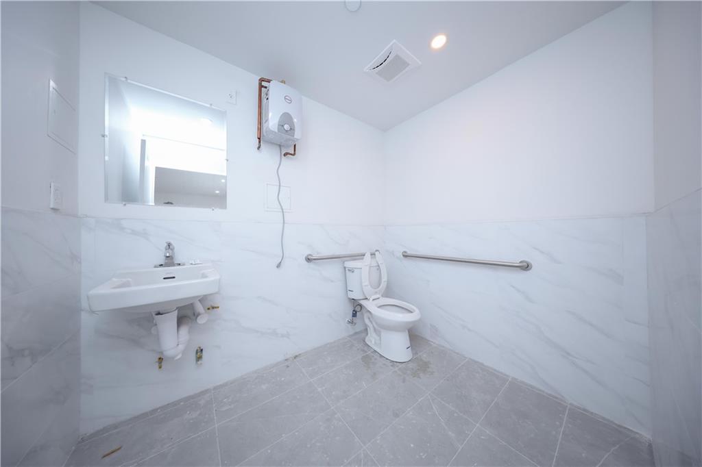 16502 Sanford Avenue Flushing Flushing NY 11358
