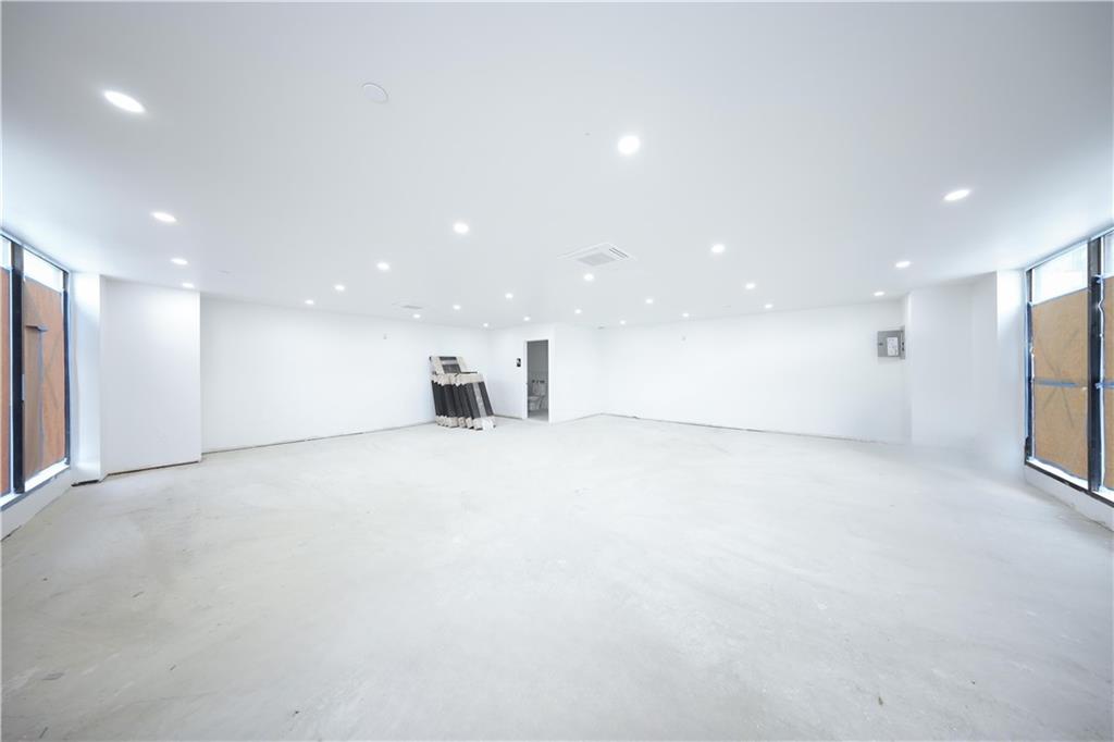 16502 Sanford Avenue Flushing Flushing NY 11358