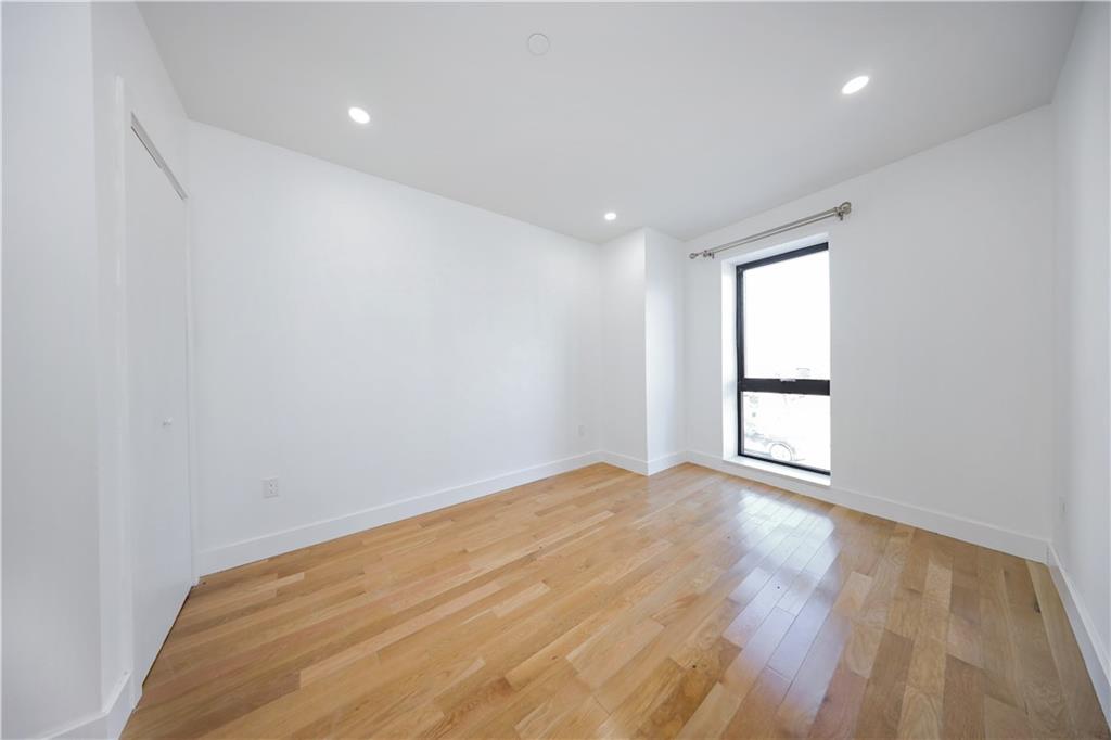 16502 Sanford Avenue Flushing Flushing NY 11358