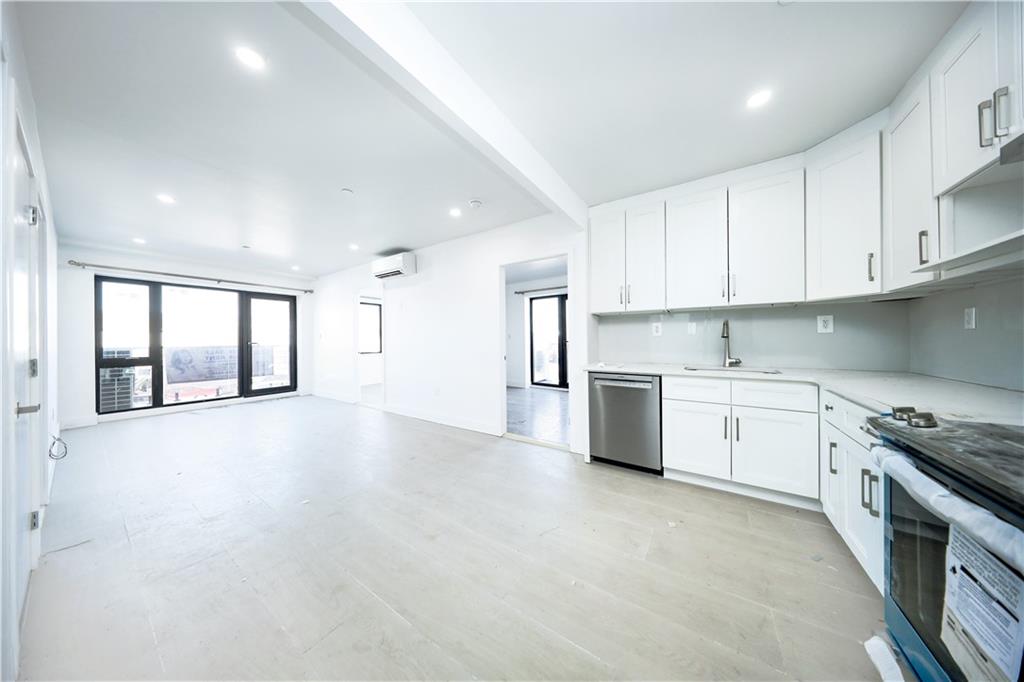 16502 Sanford Avenue Flushing Flushing NY 11358