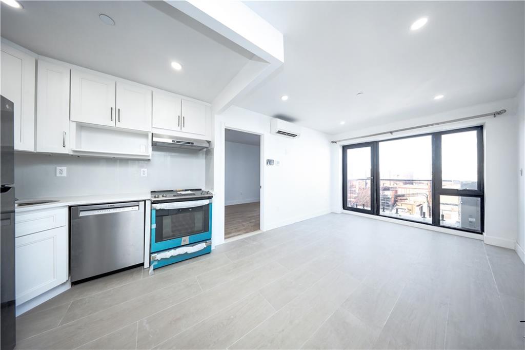 16502 Sanford Avenue Flushing Flushing NY 11358
