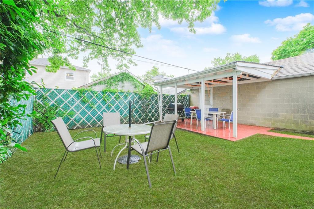 10524 Flatlands 6th Street Canarsie Brooklyn NY 11236