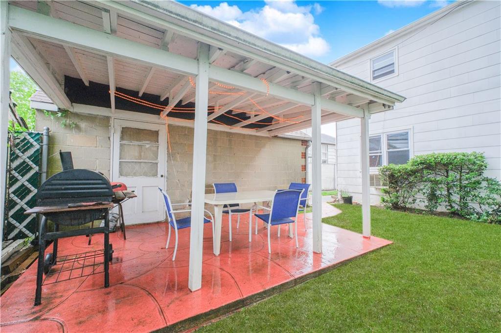 10524 Flatlands 6th Street Canarsie Brooklyn NY 11236