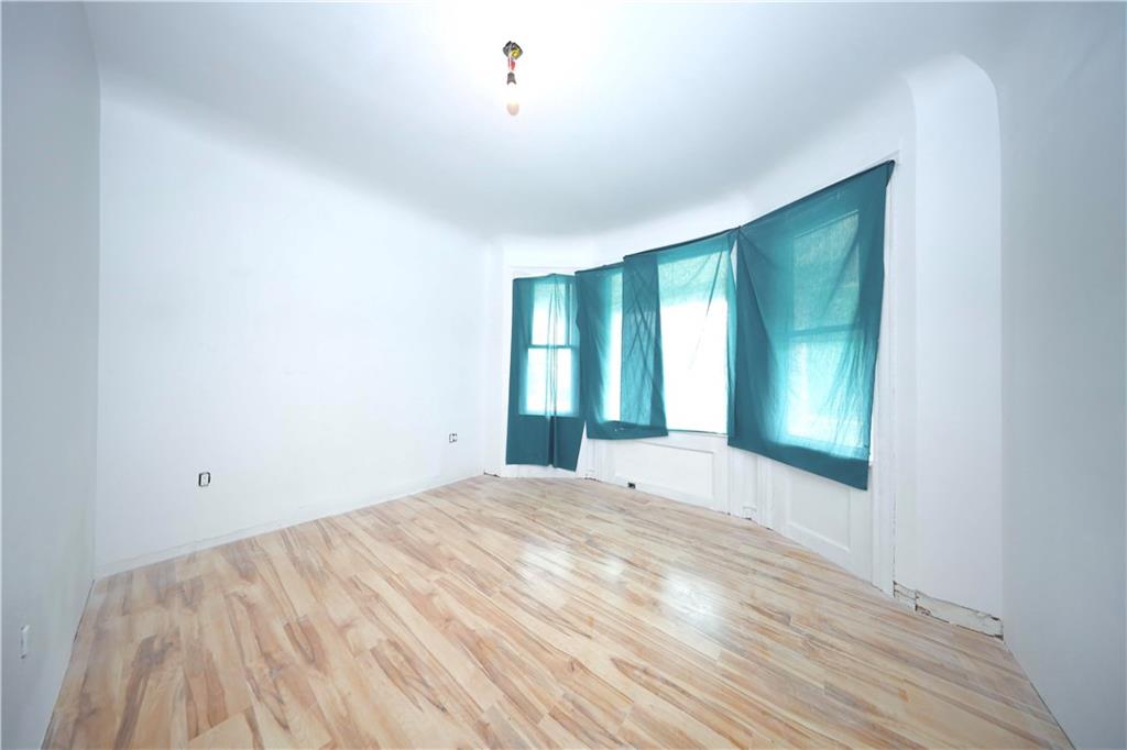 1905 Clove Road Concord Staten Island NY 10304