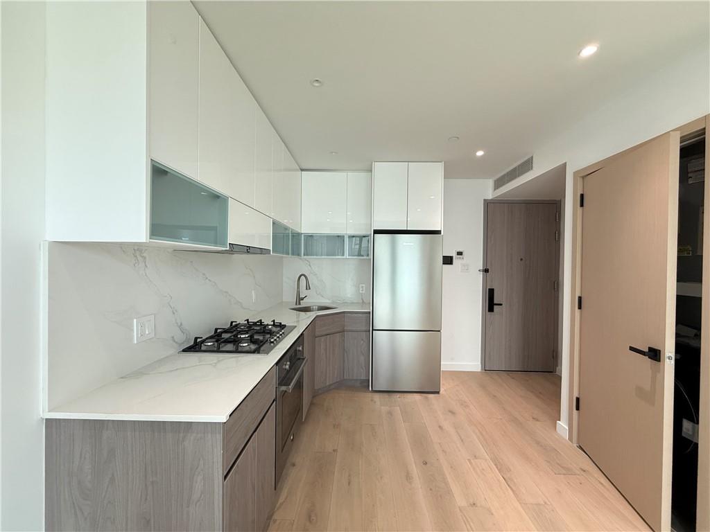 4262 Hunter Street Long Island City New York NY 11101