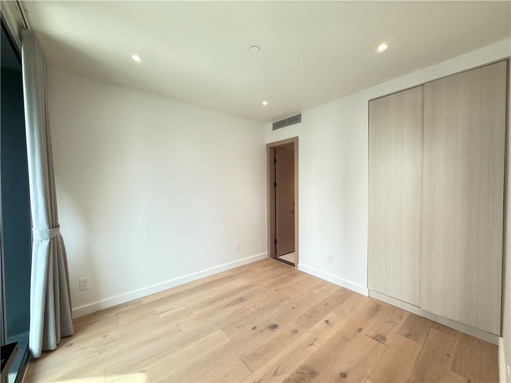 4262 Hunter Street Long Island City New York NY 11101