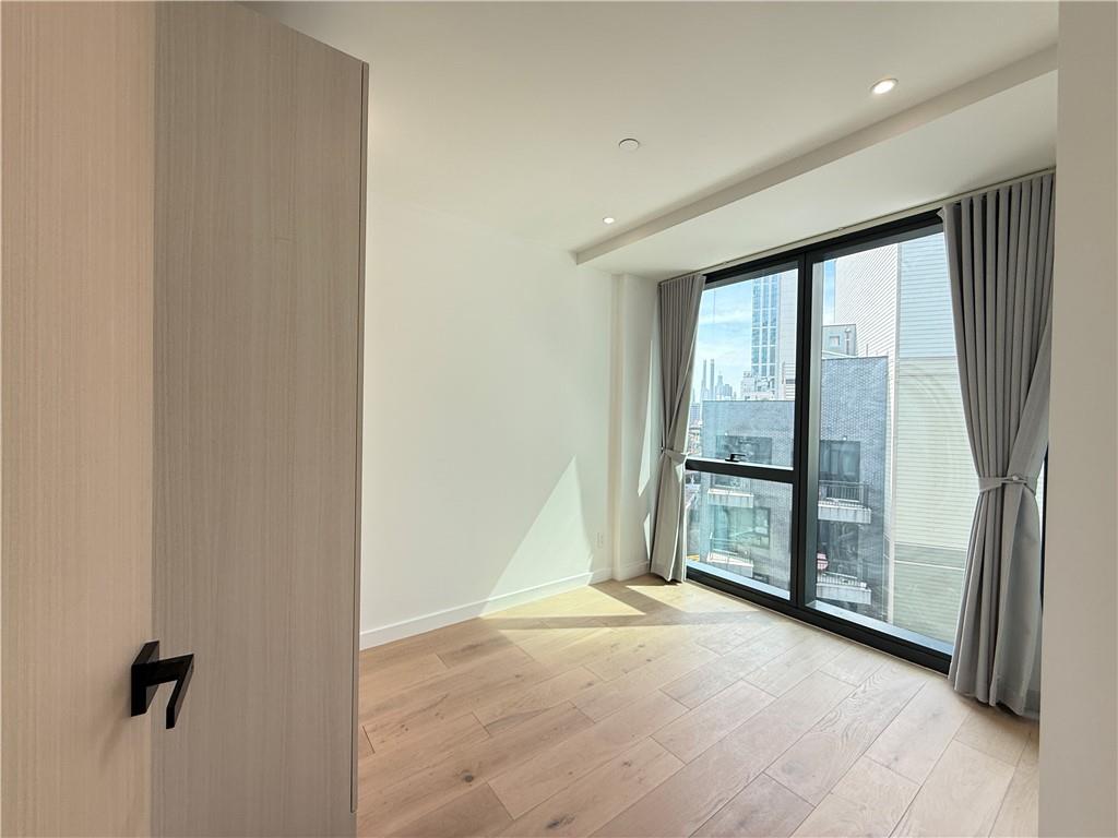 4262 Hunter Street Long Island City New York NY 11101