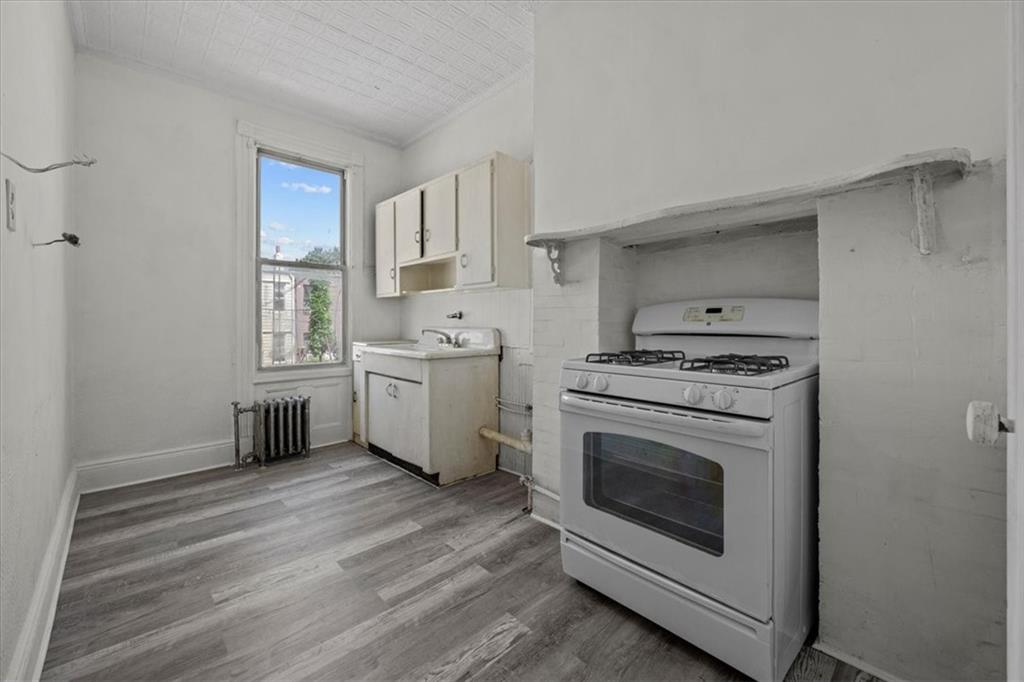 2013 Bleecker Street Ridgewood Ridgewood NY 11385