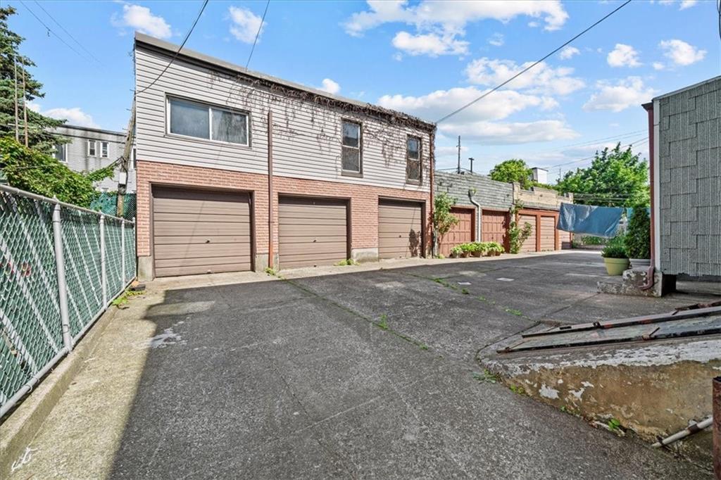 2013 Bleecker Street Ridgewood Ridgewood NY 11385