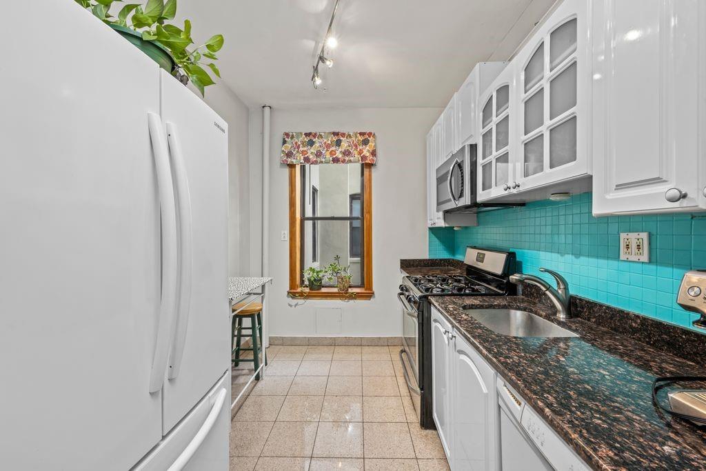 7609 4th Avenue Bay Ridge Brooklyn NY 11209