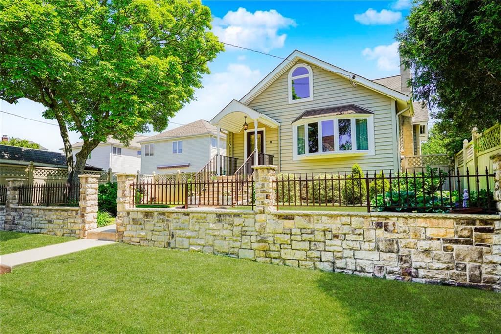 39 Summit Avenue Oakwood Staten Island NY 10306