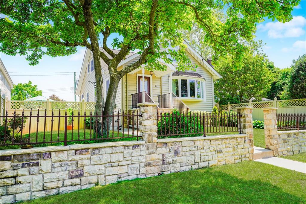 39 Summit Avenue Oakwood Staten Island NY 10306