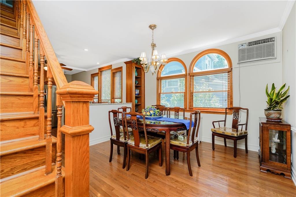 39 Summit Avenue Oakwood Staten Island NY 10306