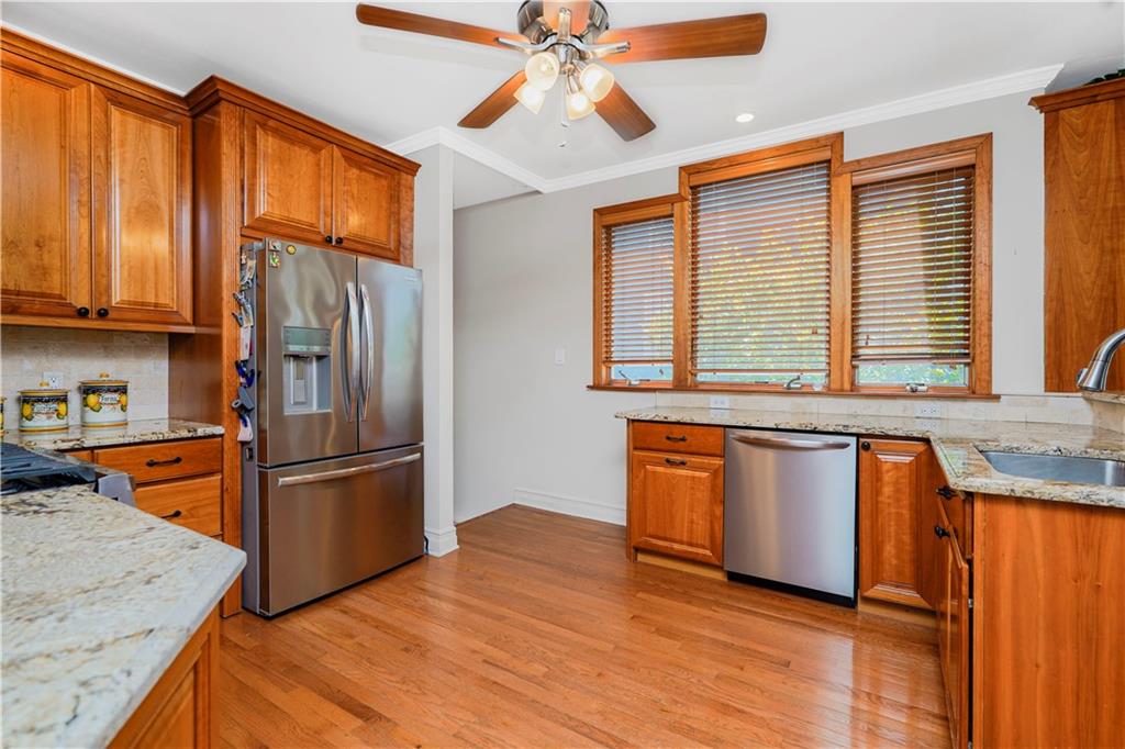 39 Summit Avenue Oakwood Staten Island NY 10306
