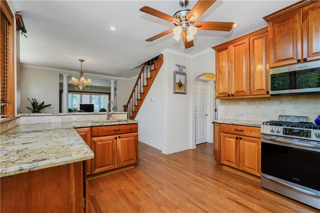 39 Summit Avenue Oakwood Staten Island NY 10306