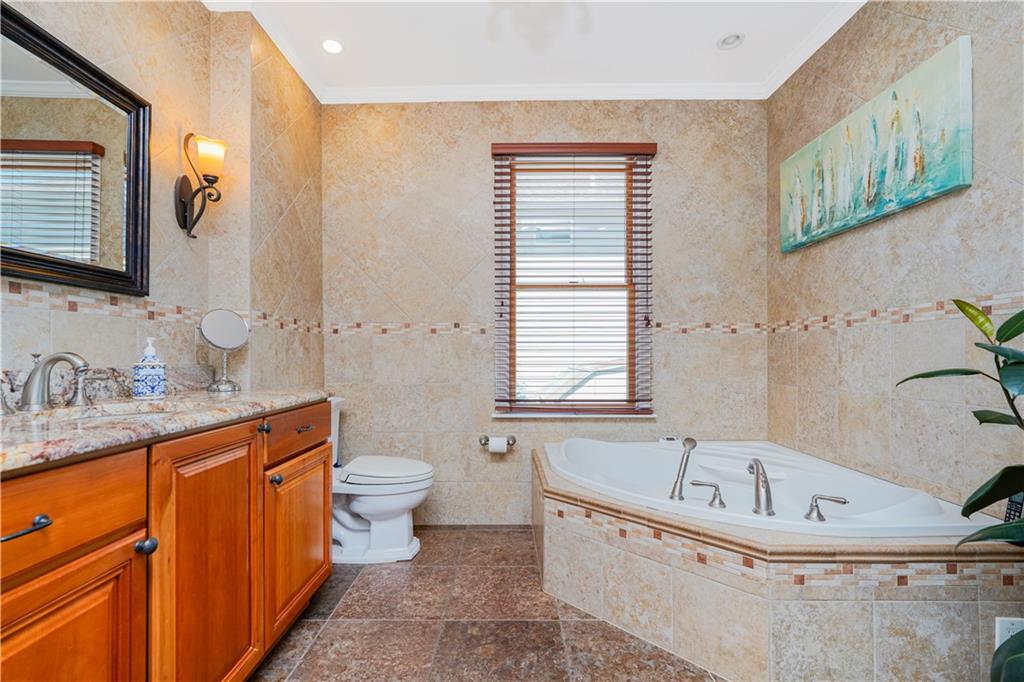 39 Summit Avenue Oakwood Staten Island NY 10306