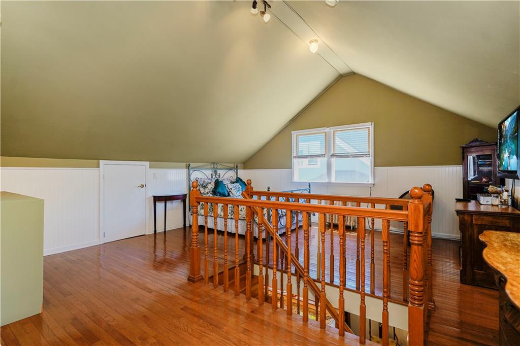 39 Summit Avenue Oakwood Staten Island NY 10306