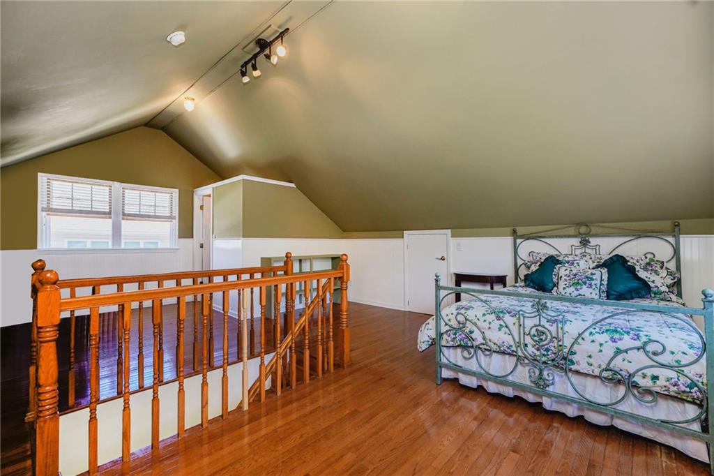 39 Summit Avenue Oakwood Staten Island NY 10306