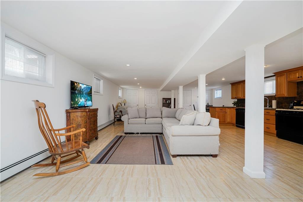 39 Summit Avenue Oakwood Staten Island NY 10306