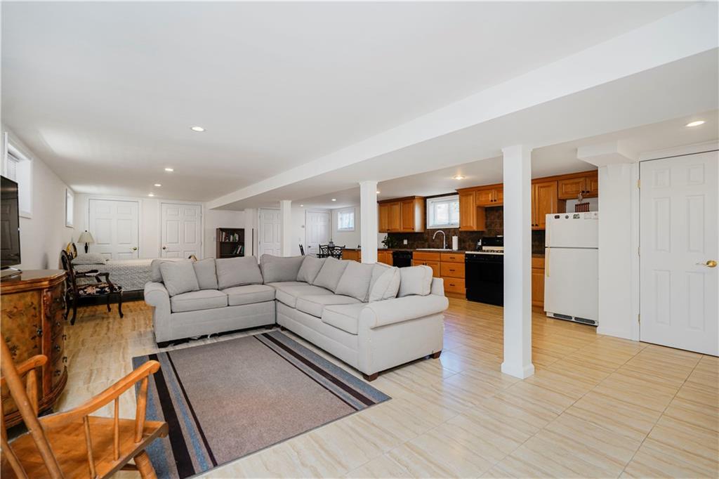 39 Summit Avenue Oakwood Staten Island NY 10306