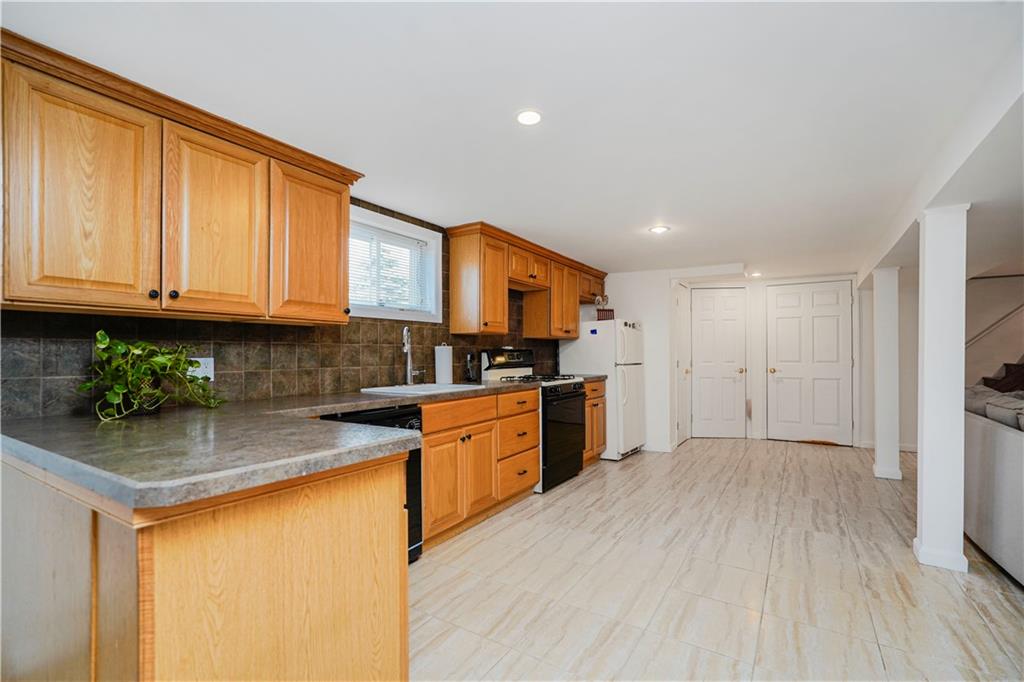 39 Summit Avenue Oakwood Staten Island NY 10306