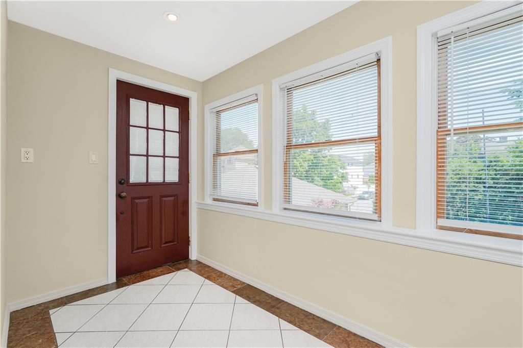 39 Summit Avenue Oakwood Staten Island NY 10306