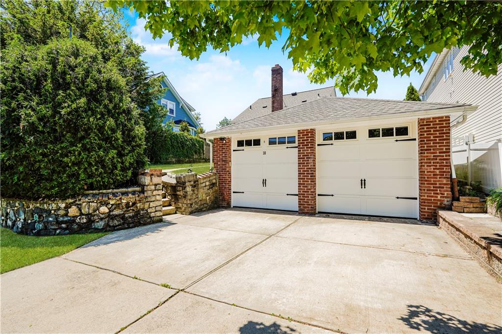39 Summit Avenue Oakwood Staten Island NY 10306