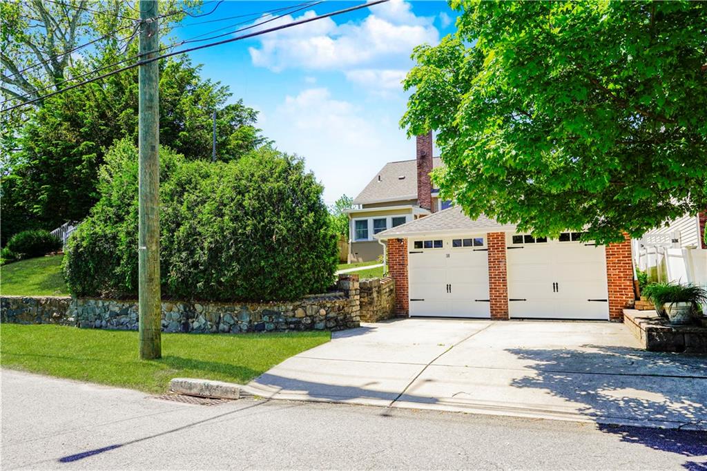 39 Summit Avenue Oakwood Staten Island NY 10306