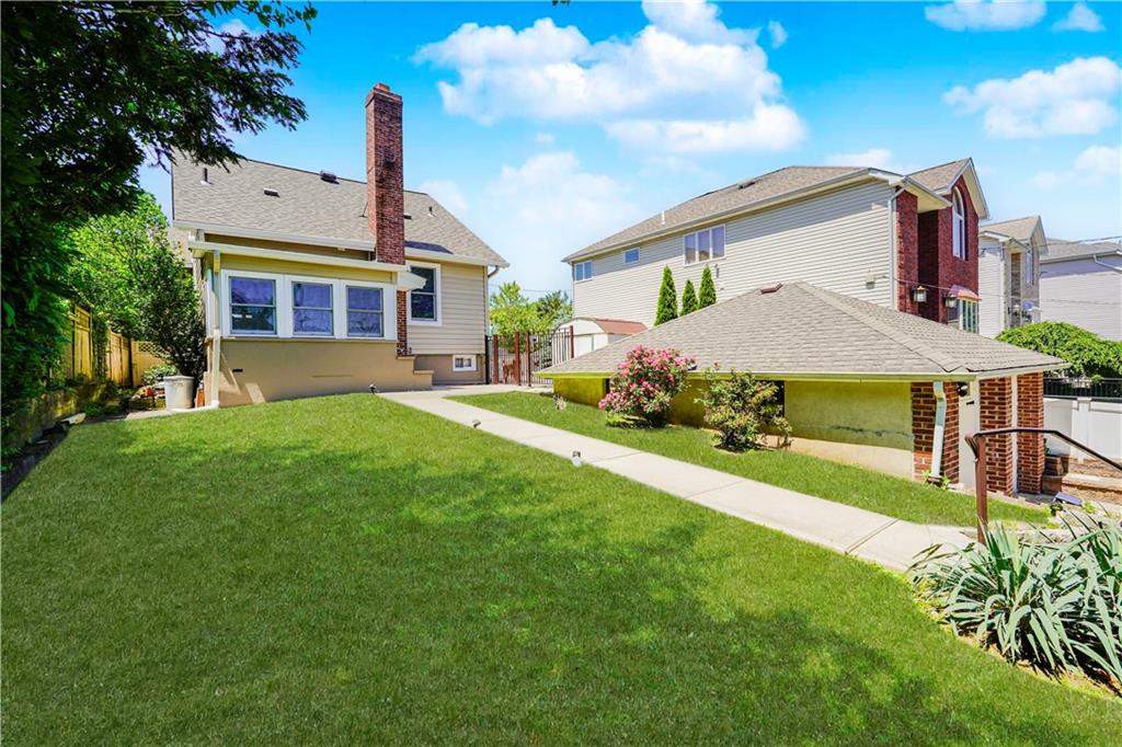 39 Summit Avenue Oakwood Staten Island NY 10306