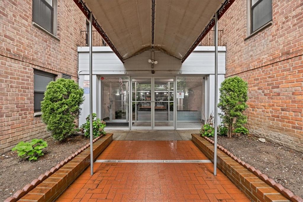 9040 Fort Hamilton Parkway Bay Ridge Brooklyn NY 11209