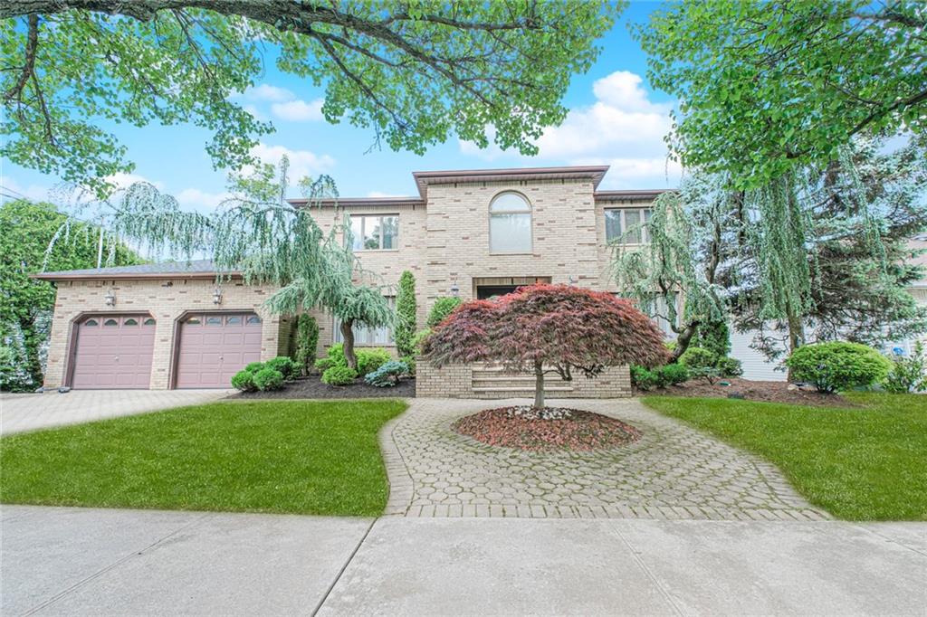 34 Burton Avenue Prince's Bay Staten Island NY 10309