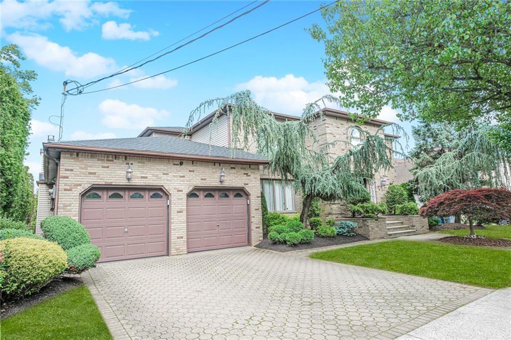 34 Burton Avenue Prince's Bay Staten Island NY 10309