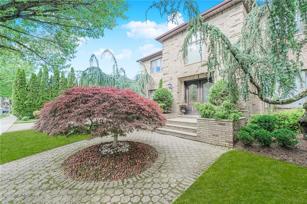 34 Burton Avenue Prince's Bay Staten Island NY 10309