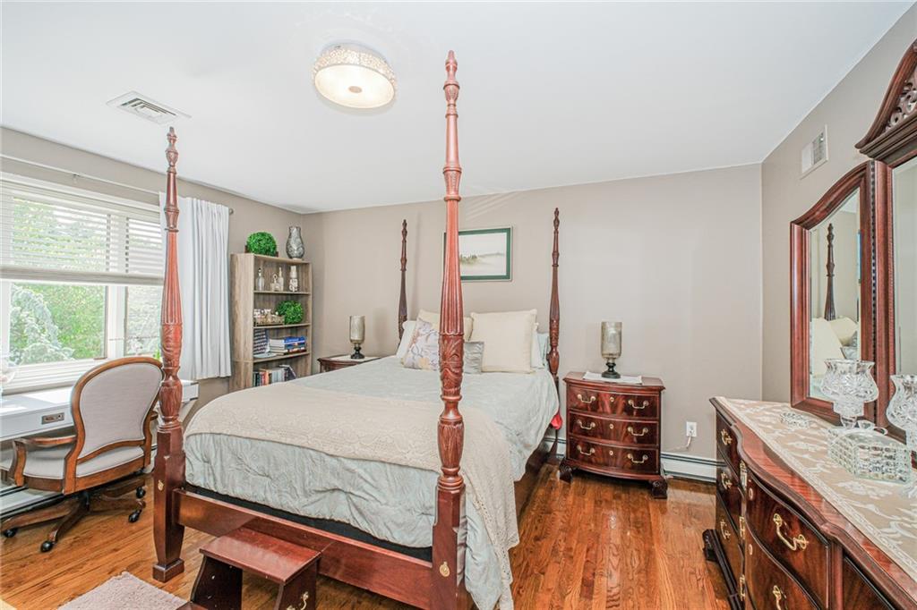 34 Burton Avenue Prince's Bay Staten Island NY 10309